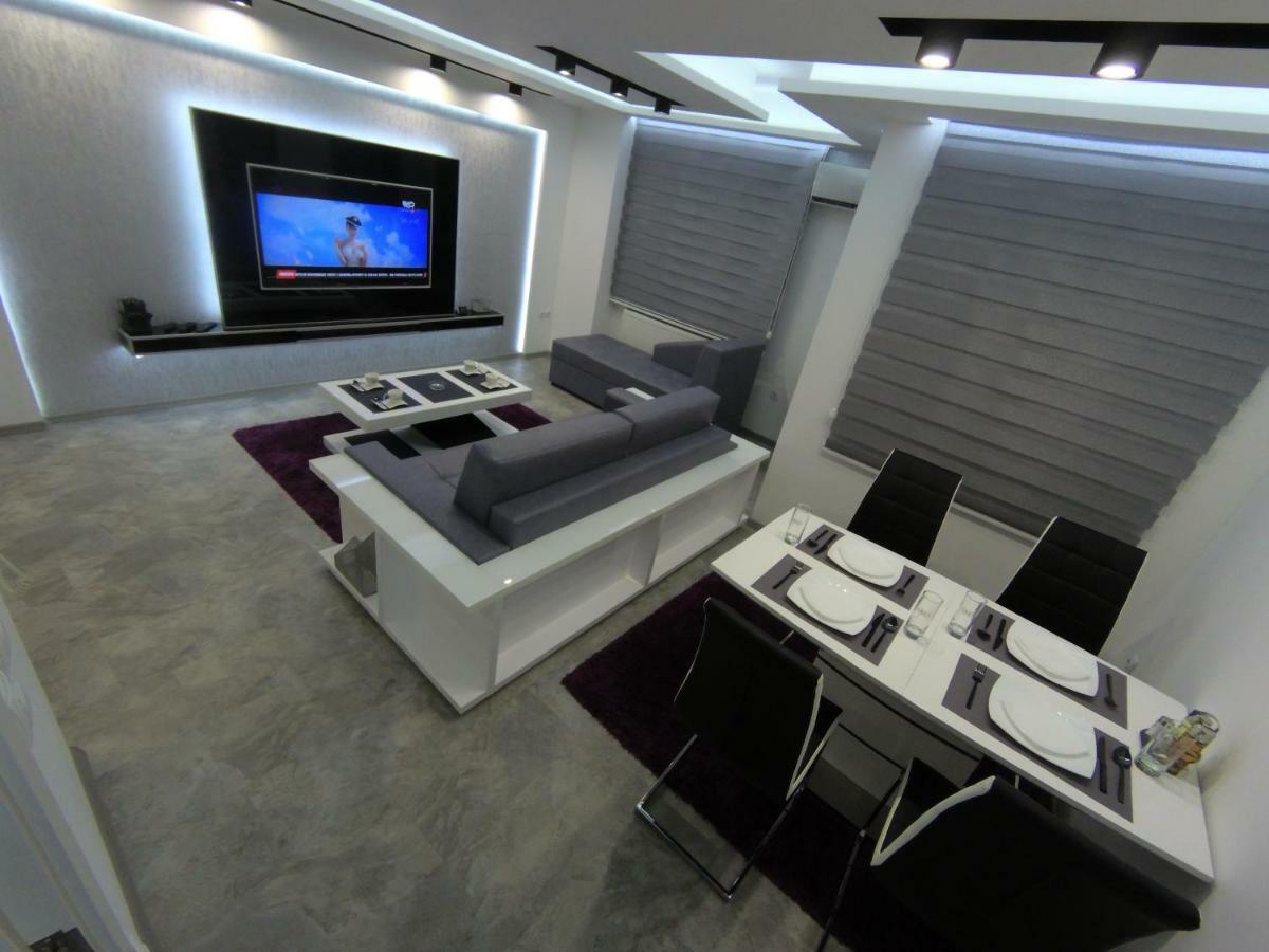 Grey Apartment Nis Exterior photo
